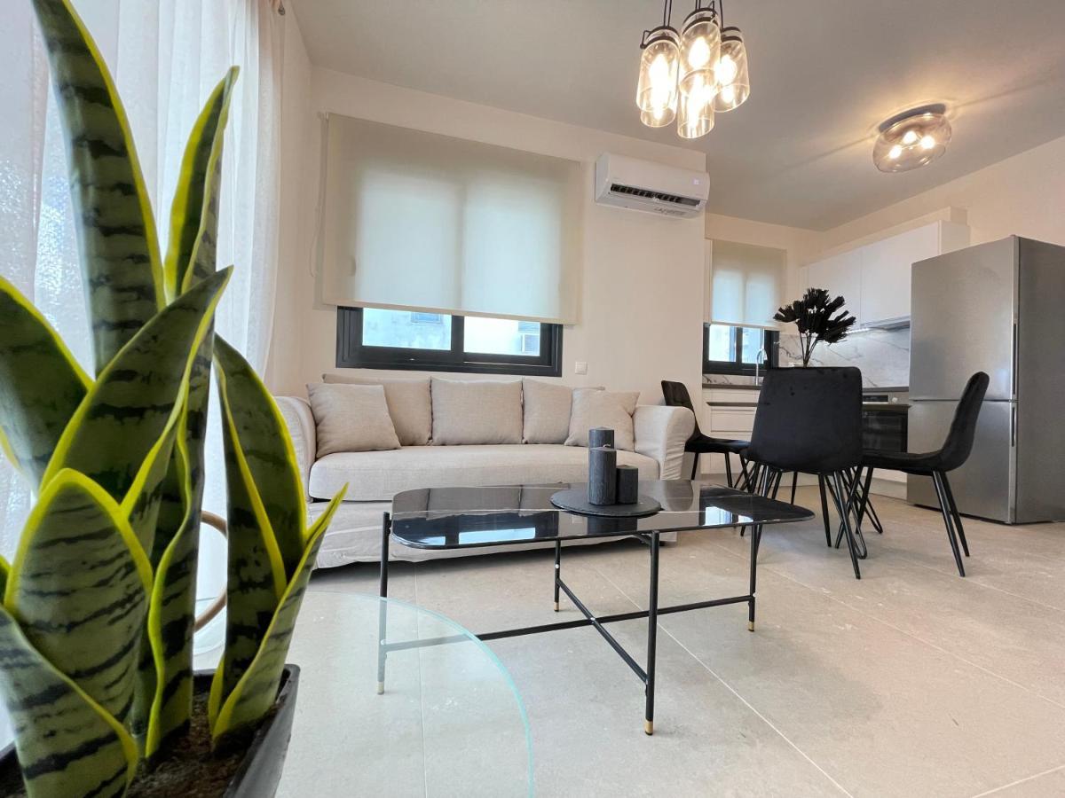 Modern Apartments Near Marina Flisvos 아테네 외부 사진